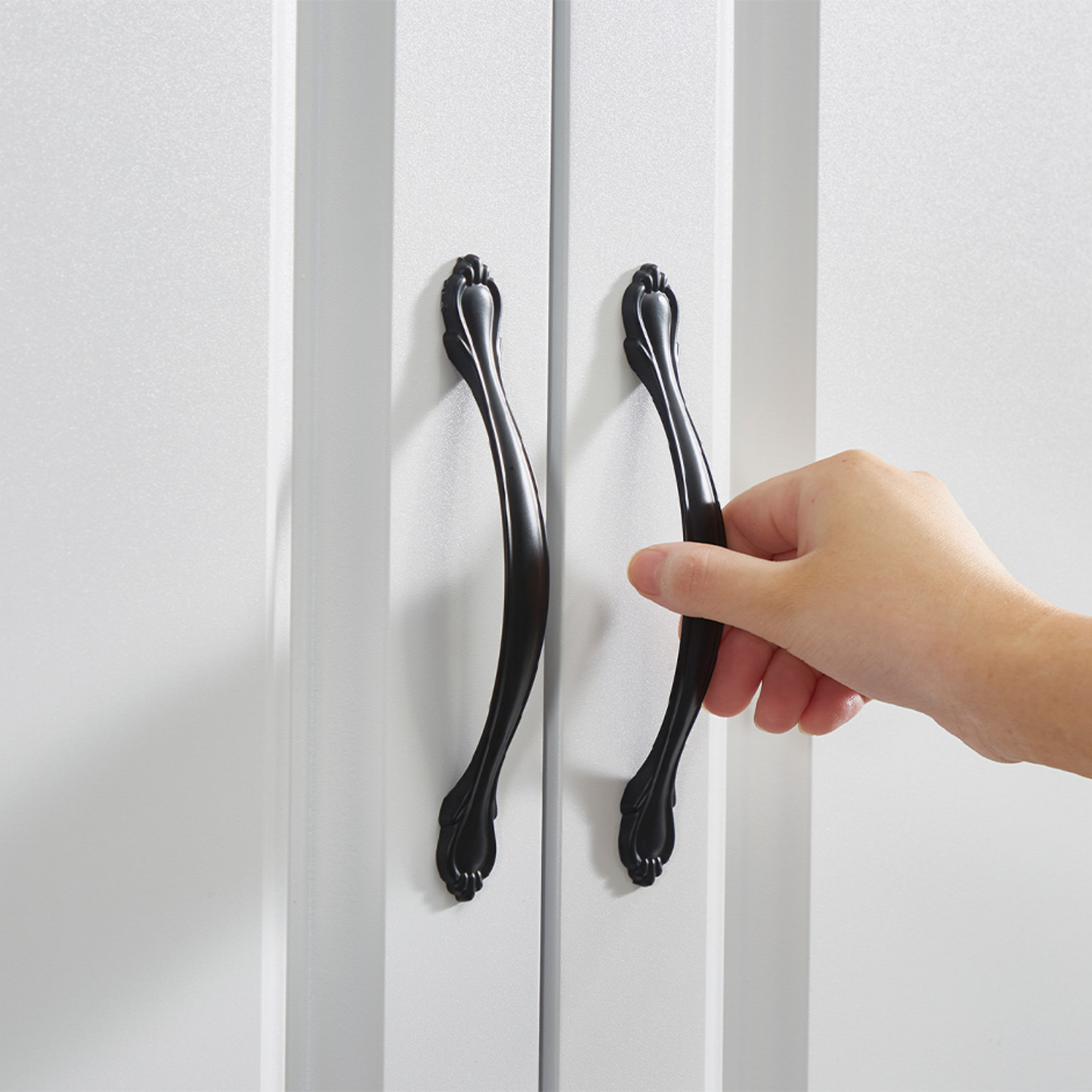 Modern 3 Doors Armoire